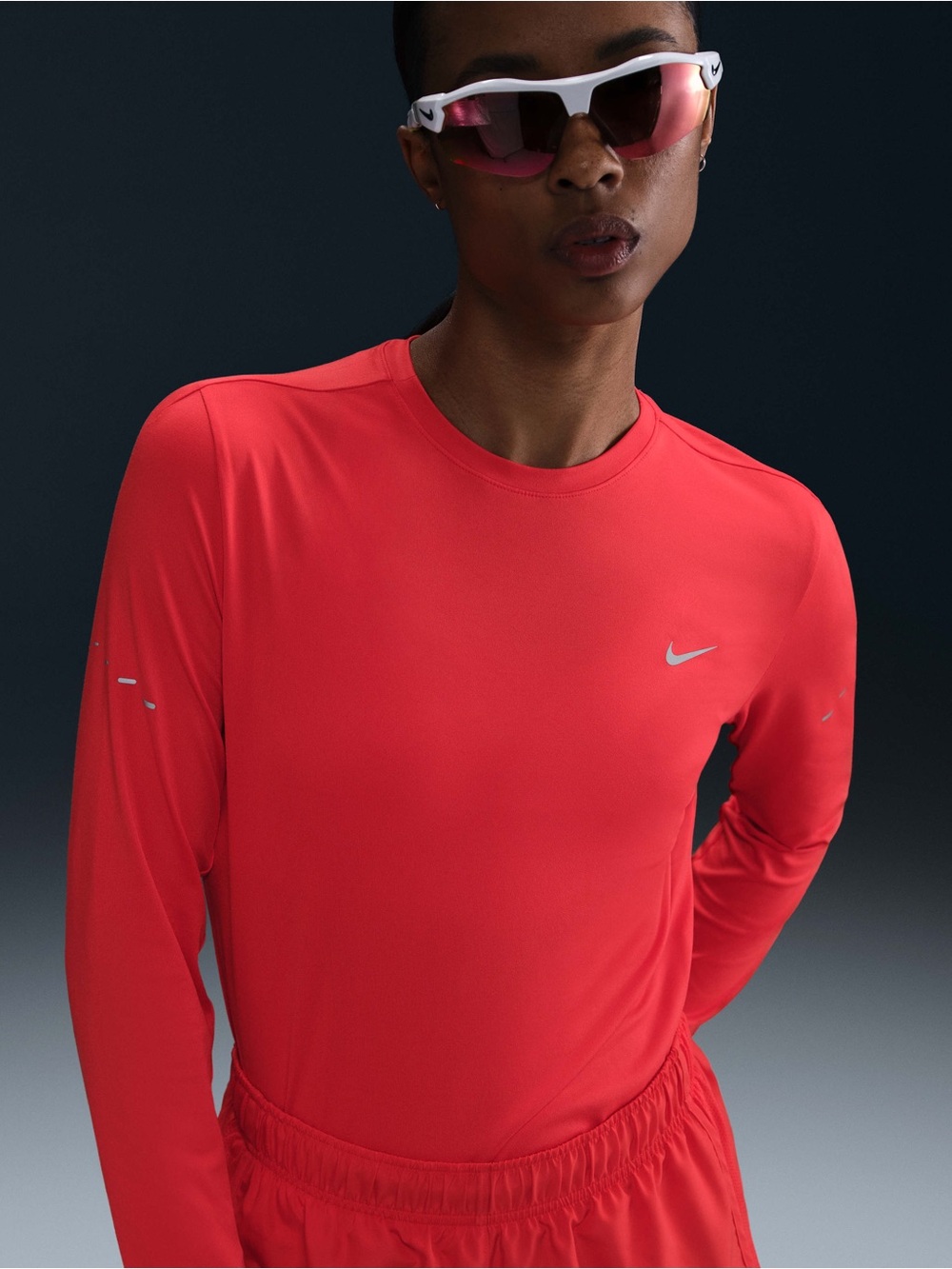 Nike swift Women's Dri-FIT UV red Long-Sleeve Crew-Neck Running Top M